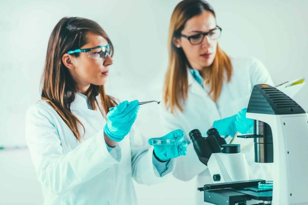 What Advanced Biotechnologies Can UK Pharmaceutical Companies Employ to Speed Up Drug Development?